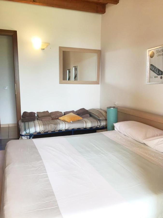 Luxury Apartments - Le Fate - Residence With Pool Manerba del Garda Bagian luar foto